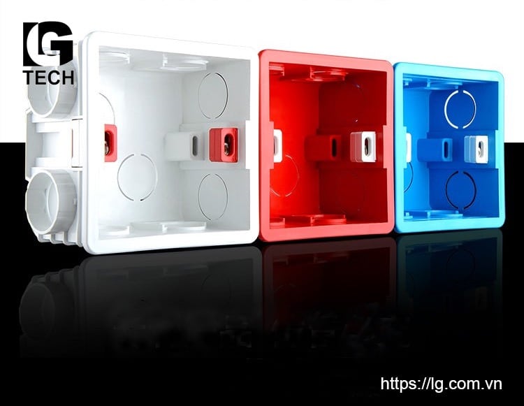 Hộp đế âm tường LG-DA01 có 3 màu trắng đỏ và xanh cho bạn lựa chọn