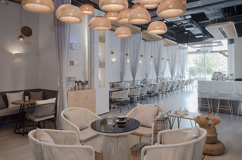 mau-thiet-ke-quan-tra-sua-2-tang-dep-anh-16 Những mẫu thiết kế quán trà sữa 2 tầng được yêu thích nhất