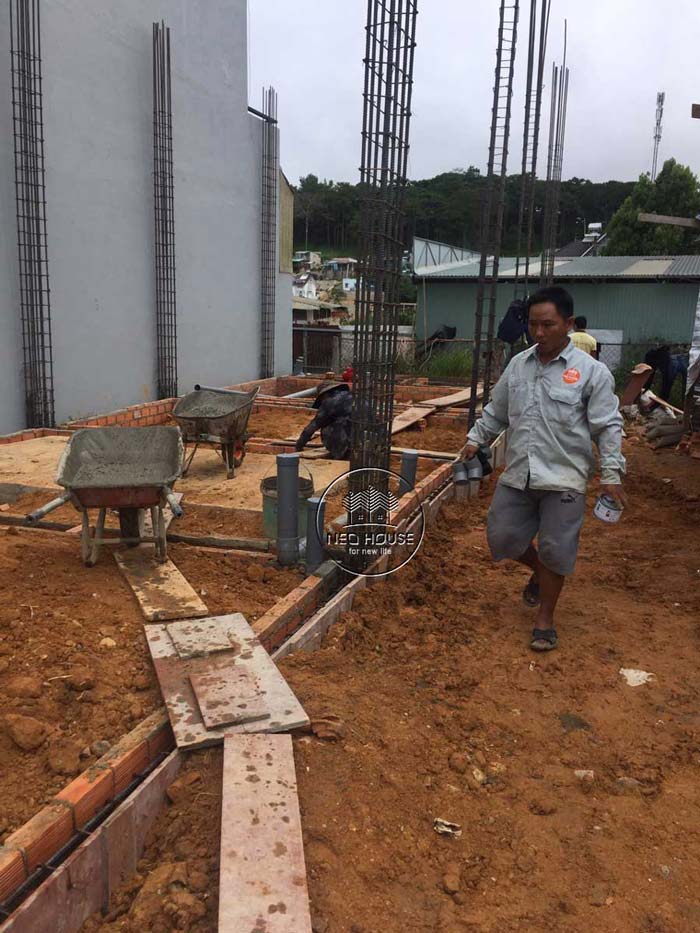thi-cong-nha-pho-4-tang-5x20m-tron-goi-2 Thi công xây dựng nhà phố 4 tầng 5x20m. Ảnh 2