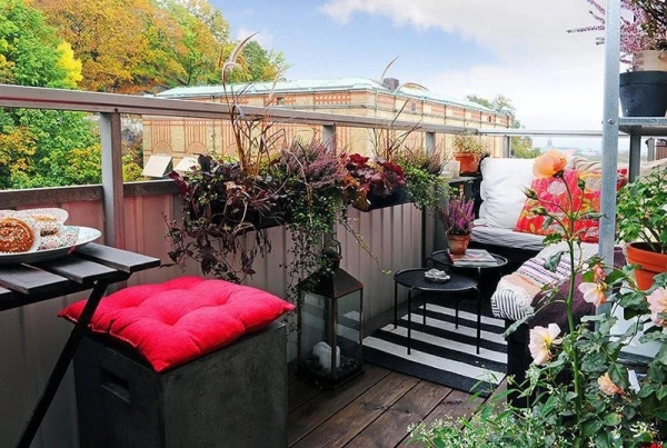 trang-tri-ban-cong-chung-cu-03