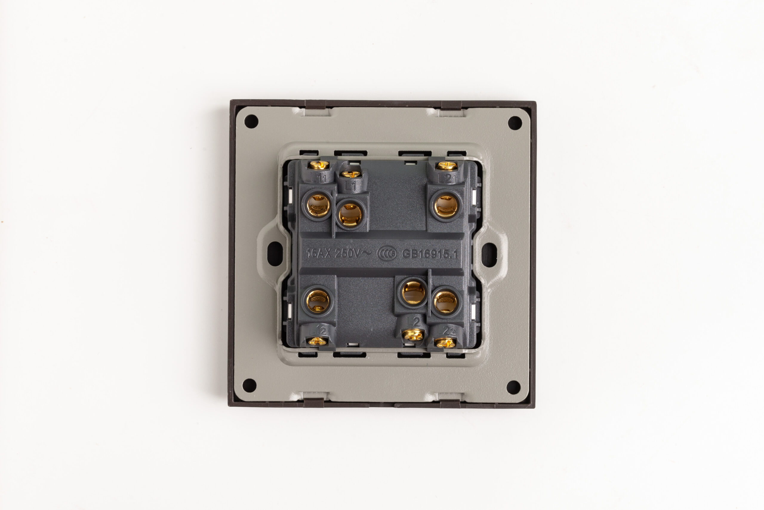 Công tắc điện đôi vuông chuẩn Châu Âu LG Tech LG-B20-002 4