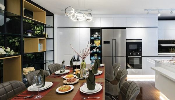 12-trang-tri-phong-bep-ngay-tet-tu-trung-hieu-an-moc_0c8558a8a0834a60a732ae1e59d231ed_grande Thêm đèn trang trí tạo không khí ấm cúng ngày Tết 2