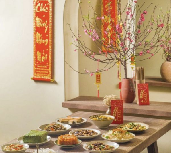 17-trang-tri-phong-bep-ngay-tet-tu-trung-hieu-an-moc_cb8f9fddc6fb491b9770dd4e686de830_grande Lọ hoa, mâm ngũ quả chỉnh chu đong đầy ý nghĩa