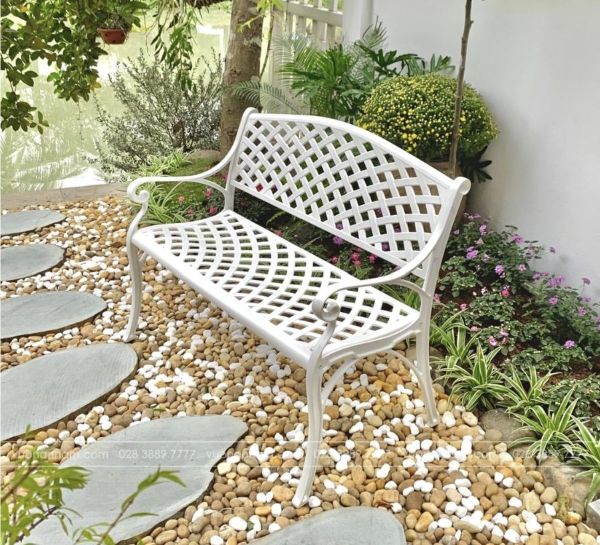 2-ghe-cong-vien-dep-6-tu-trung-hieu-an-moc_d0e363bce02c4b06a4344f05d50e546e_grande Mẫu ghế công viên nhôm đúc thiết kế họa tiết ô vuông hiện đại