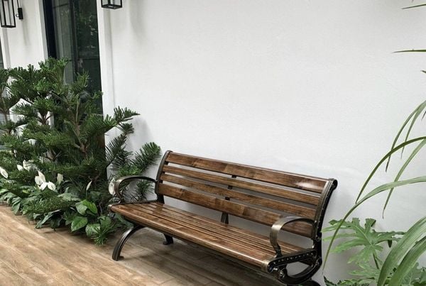 2-ghe-cong-vien-dep-9-tu-trung-hieu-an-moc_fc45a28bc4574a3b89f26c3452ac0c27_grande Ghế công viên giả gỗ màu gỗ tự nhiên