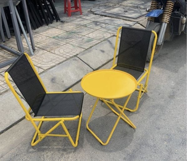 3-ban-ghe-quan-tra-chanh-via-he-dep-gia-re-9-tu-trung-hieu-an-moc_a0e051a6bab84ea0bc4513445d30a7f1_grande Ghế dù trà chanh