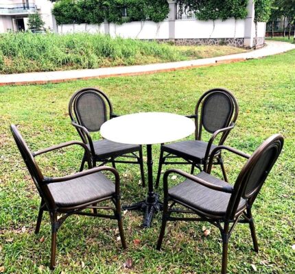 bàn ghế cafe khung sắt