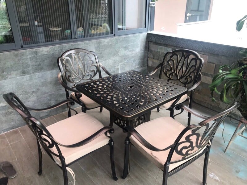 bàn ghế đúc mỹ thuật cafe