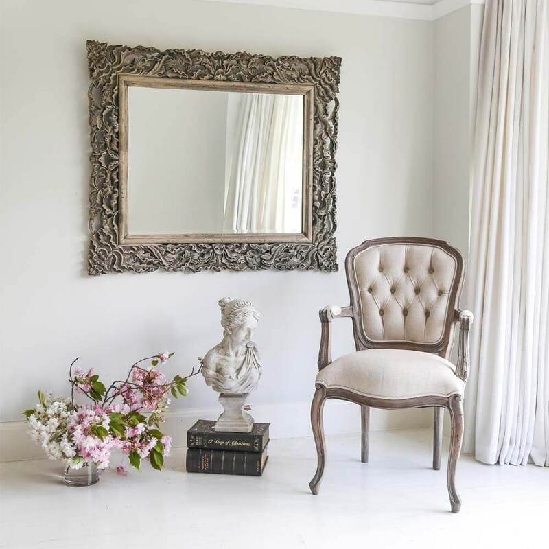 ghế lãnh đạo bằng gỗ