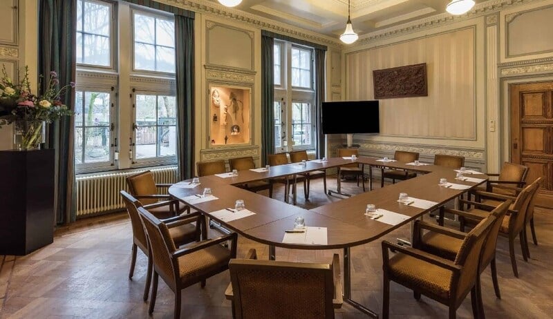 ghe-go-phong-hop-1_31ae56be3ef94777b660bc159a4f37da ghế gỗ phòng họp