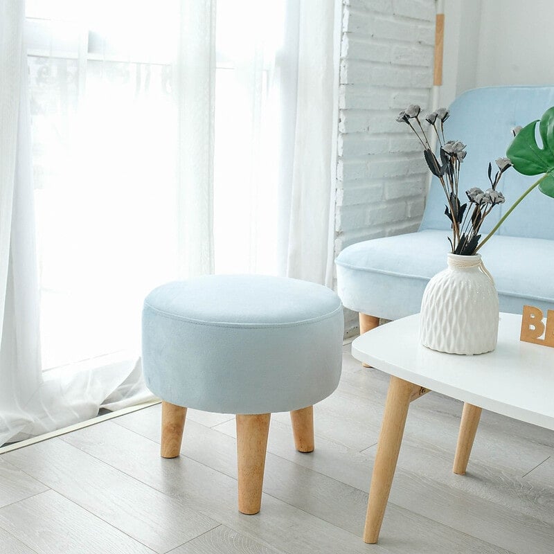 ghe-go-tron-3-chan-1__10__57a8b978290047a7bd5e68f03df1f3d8 ghế gỗ tròn 3 chân đẹp