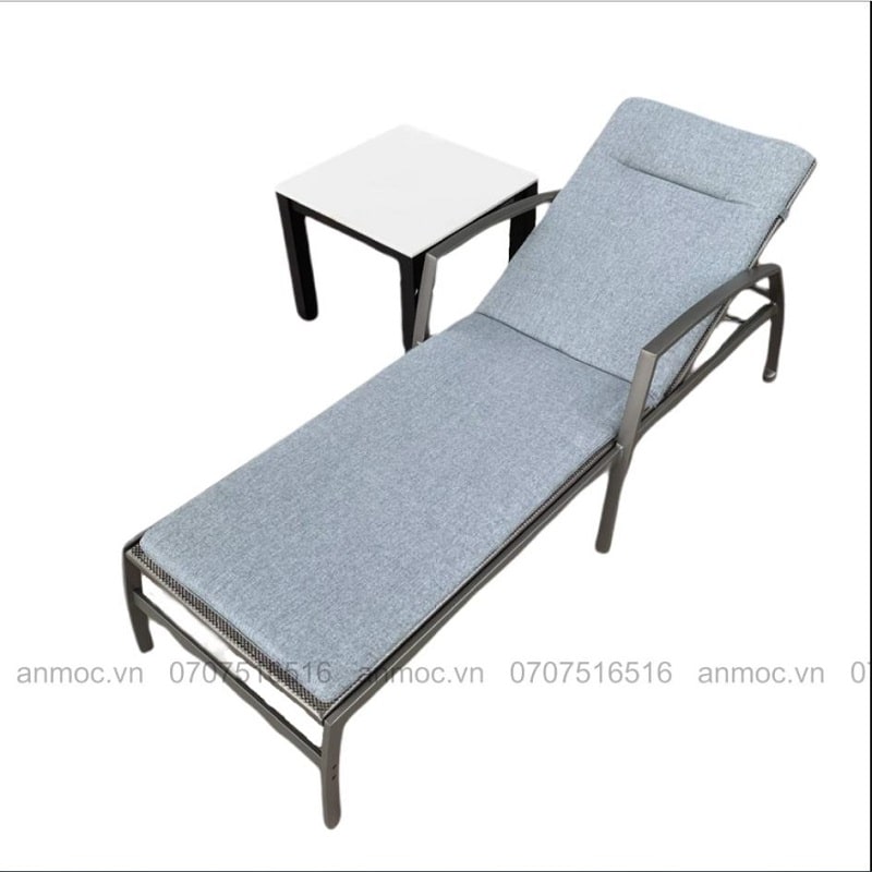 ghế bể bơi ngoài trời