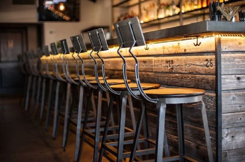 ghế quầy bar có lưng tựa