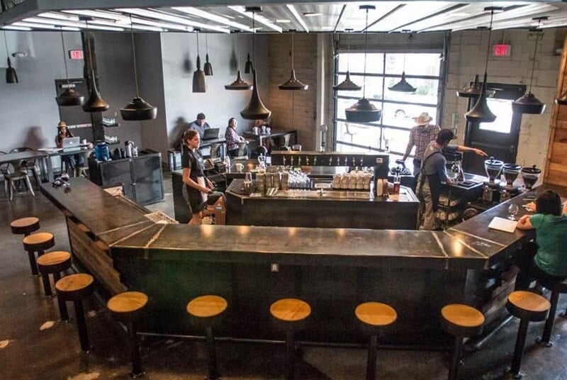 trang trí quầy pha chế cafe