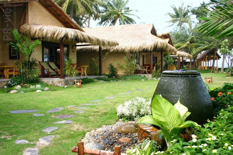 đèn trang trí sân vườn năng lượng mặt trời