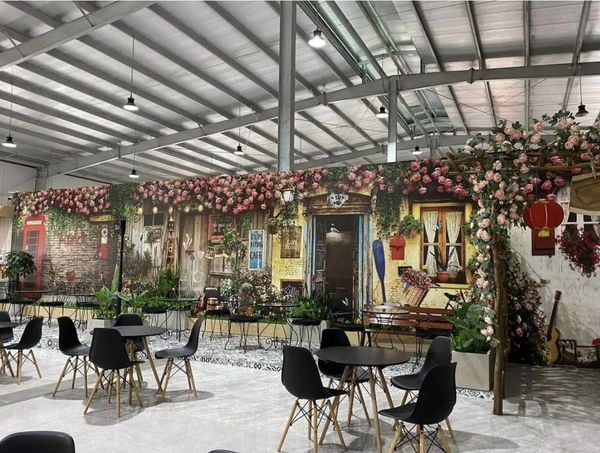 Ý tưởng trang trí quán trà sữa với giấy decal mẫu 3