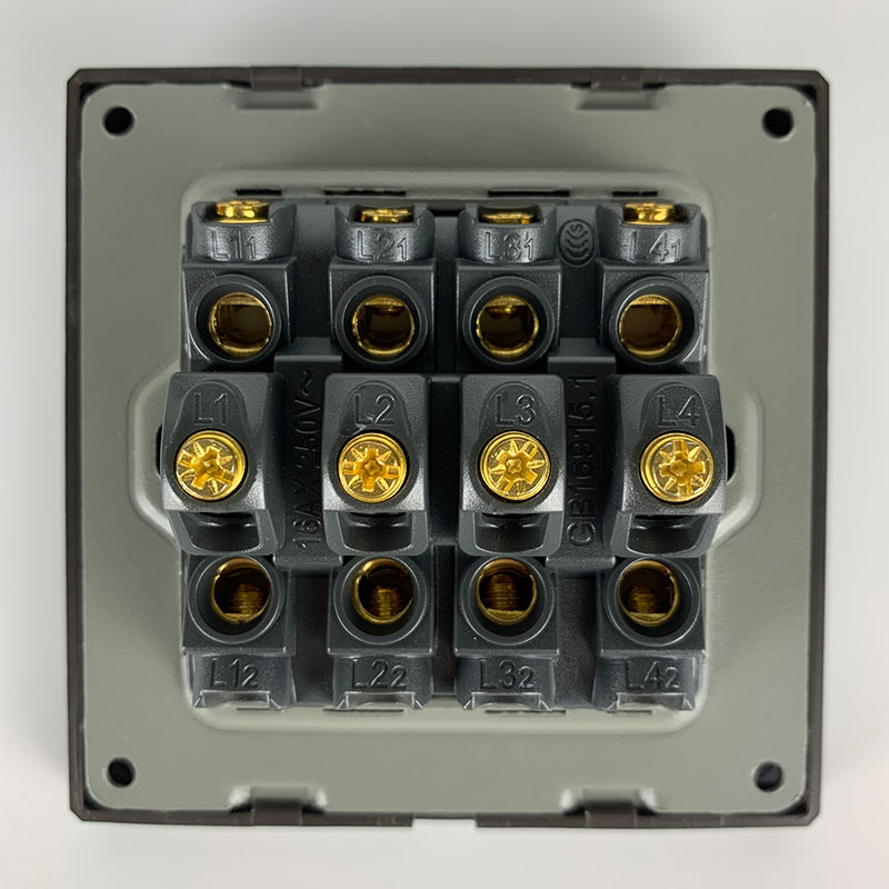 Công tắc 3 cực bốn nút màu đen LG Tech LG-B21-004N 3 Công tắc 3 cực bốn nút màu đen LG Tech LG-B21-004N