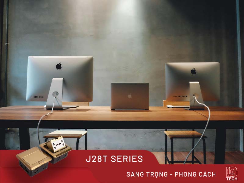 Ổ điện âm sàn hợp kim cao cấp, màu gold LG Tech LG-J28T-1 1 Ổ điện âm sàn hợp kim cho các không gian phòng hội nghị, bàn họp. Nó thường được tích hợp những cổng tín hiệu hình ảnh, âm thanh. Đôi lúc là thêm cổng nguồn để cung cấp cho các thiết bị gần đó.