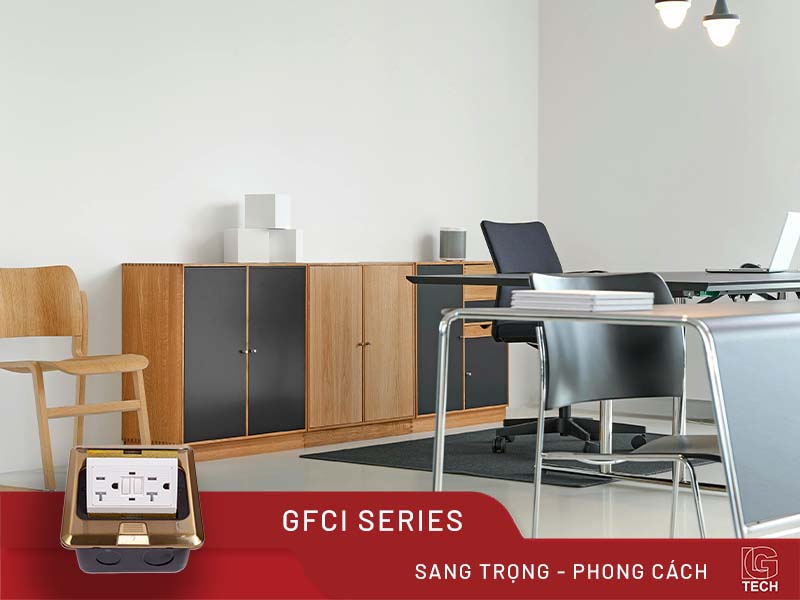 Ổ điện âm sàn chống giật, màu gold LG Tech LG-GFCI 1 Ổ điện âm sàn chống giật cho các không gian phòng hội nghị, bàn họp. Nó thường được tích hợp những cổng tín hiệu hình ảnh, âm thanh. Đôi lúc là thêm cổng nguồn để cung cấp cho các thiết bị gần đó.