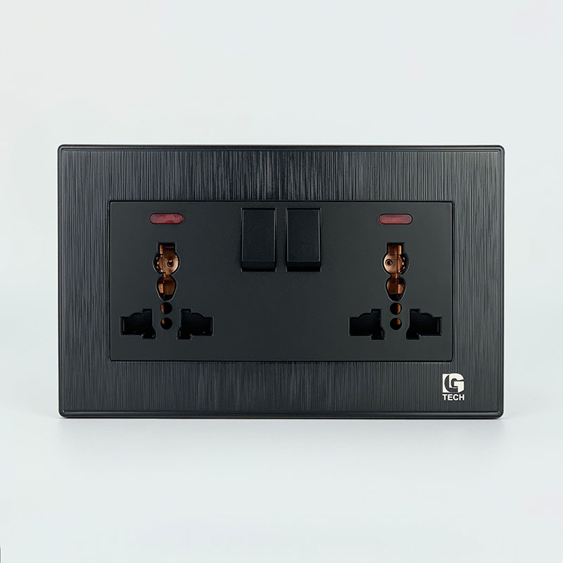 Ổ cắm điện có công tắc an toàn và đèn báo 3 chấu màu đen LG Tech LG-B21-065 1 Ổ cắm điện có công tắc an toàn và đèn báo 3 chấu màu đen LG Tech LG-B21-065