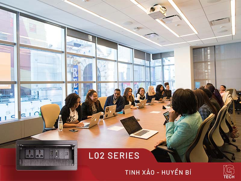 Màu Sắc Đen và Bạc của Hộp Điện LG Tech LG-L0212B 2 Màu Sắc Đen và Bạc của Hộp Điện LG Tech LG-L0212B