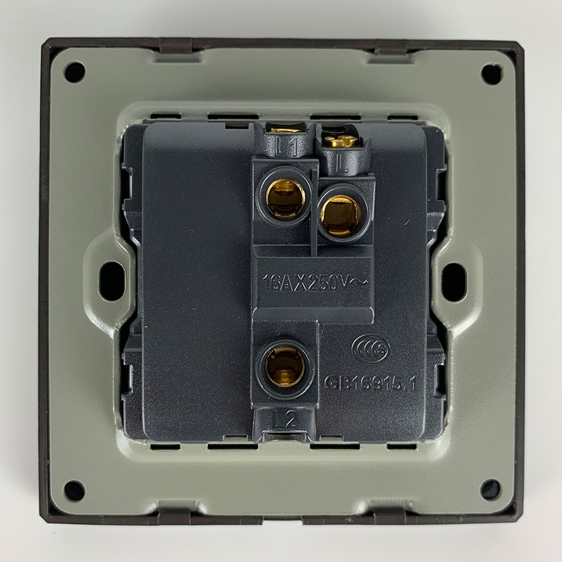Công tắc cầu thang 2 chiều chuẩn vuông màu đen LG-B21-001N 3 Công tắc cầu thang 2 chiều chuẩn vuông hai chiều màu đen LG-B21-001N