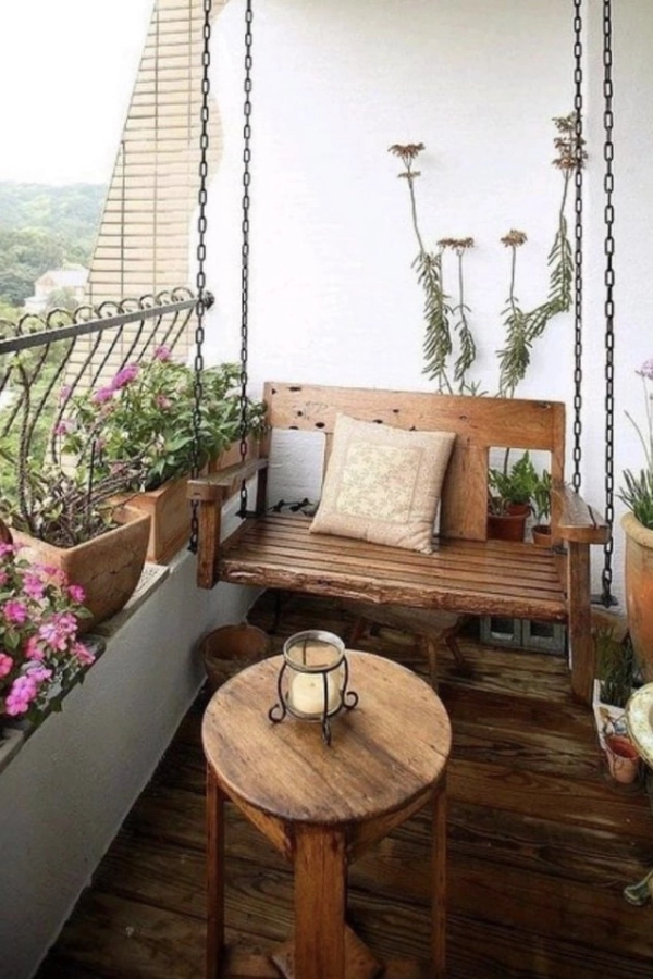 trang-tri-ban-cong-19