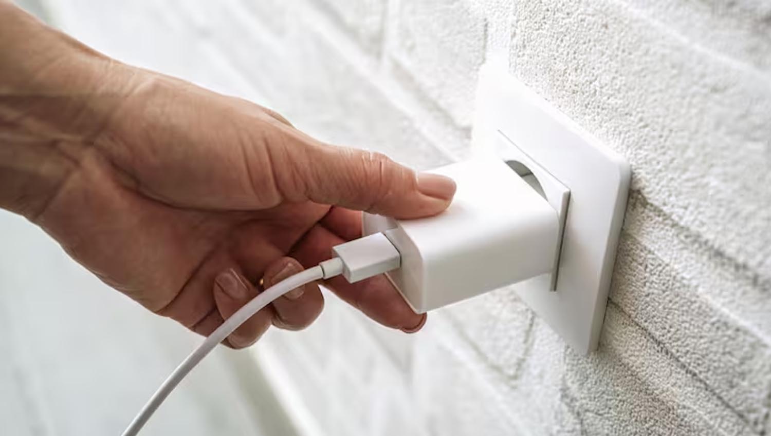 Ổ cắm điện giá rẻ có thực sự đáng mua? 8