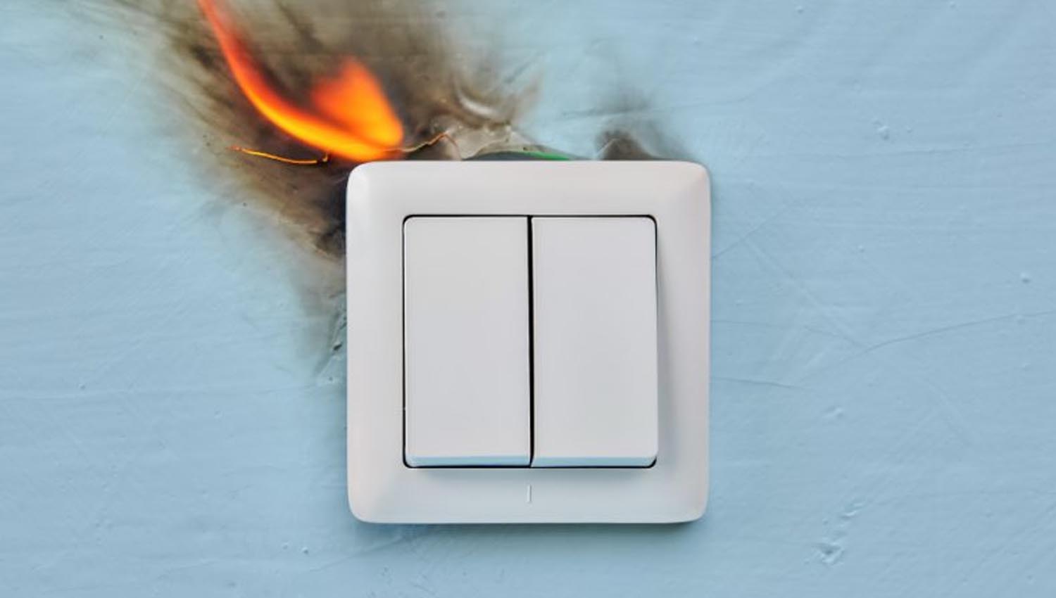 Vì sao ổ cắm nhựa chống cháy là tiêu chuẩn không thể thiếu? 6