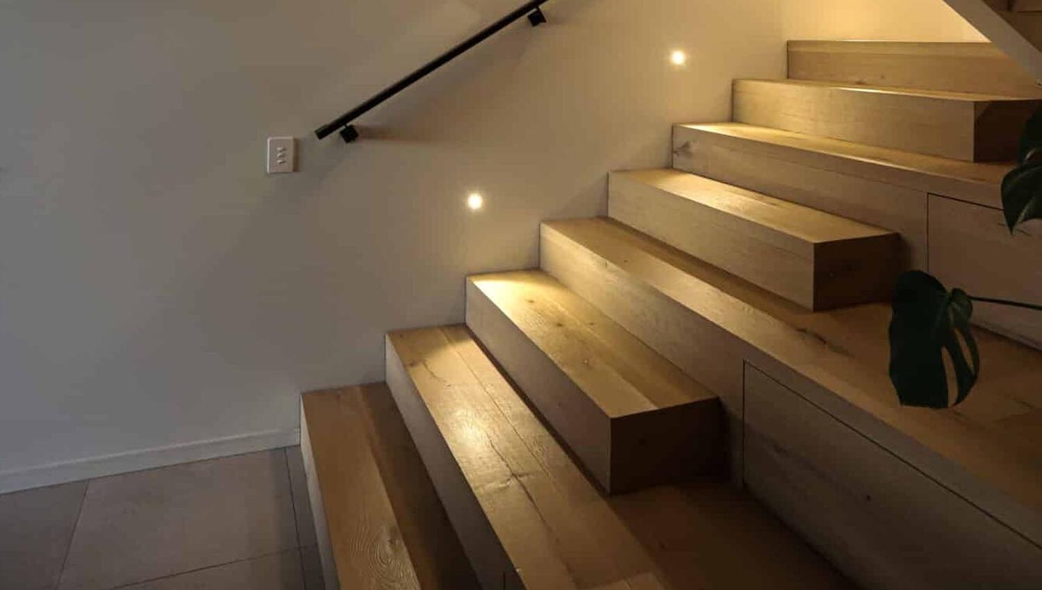 Công tắc cầu thang – Giải pháp chiếu sáng thông minh cho mọi ngôi nhà 9