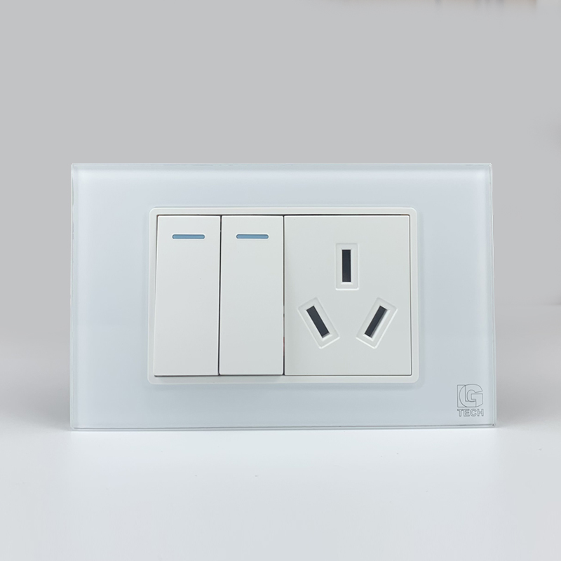 Mô đun công tắc đôi 2 chiều và ổ cắm chân chim, size 36mm viền kính màu trắng LG Tech 1 Mô đun công tắc đôi 2 chiều và ổ cắm chân chim, size 36mm viền kính màu trắng LG Tech