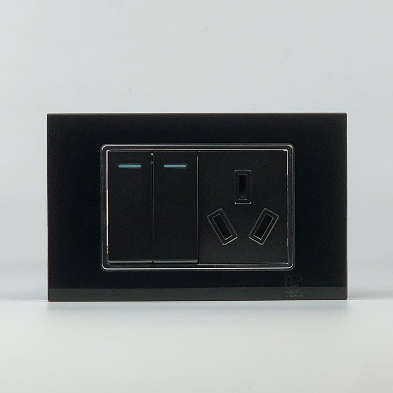 Mô đun công tắc đôi 2 chiều và ổ cắm chân chim, size 36mm viền kính màu đen LG Tech 1 Mô đun công tắc đôi 2 chiều và ổ cắm chân chim, size 36mm viền kính màu đen LG Tech
