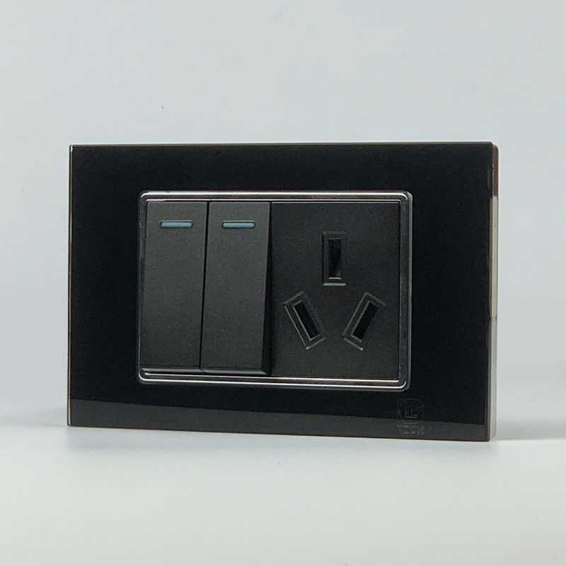Mô đun công tắc đôi 2 chiều và ổ cắm chân chim, size 36mm viền kính màu đen LG Tech 2 Mô đun công tắc đôi 2 chiều và ổ cắm chân chim, size 36mm viền kính màu đen LG Tech