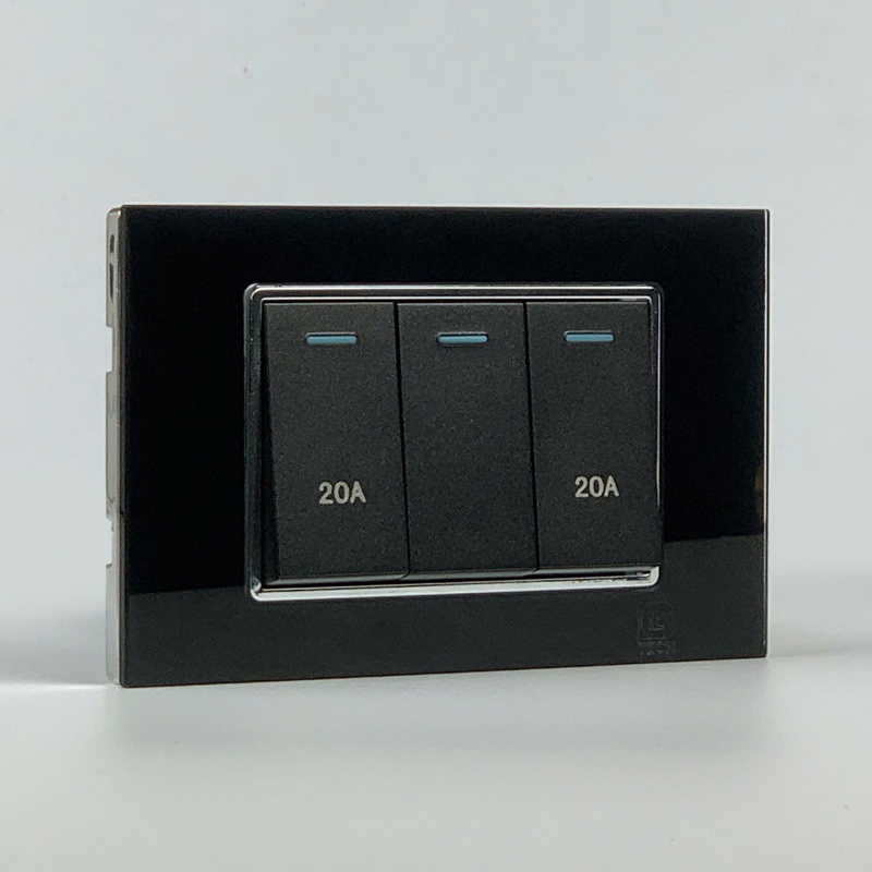 Mô đun 2 công tắc 20A và 1 công tắc đơn một chiều, size 24mm viền kính màu đen LG Tech 2 Mô đun 2 công tắc 20A và 1 công tắc đơn một chiều, size 24mm viền kính màu đen LG Tech
