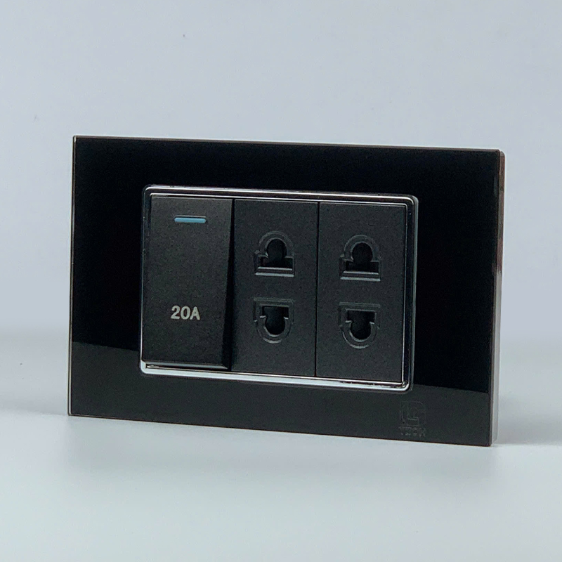 Mô đun công tắc 20A và 2 ổ cắm 2 chấu, size 24mm màu đen LG Tech 2 Mô đun công tắc 20A và 2 ổ cắm 2 chấu, size 24mm màu đen LG Tech