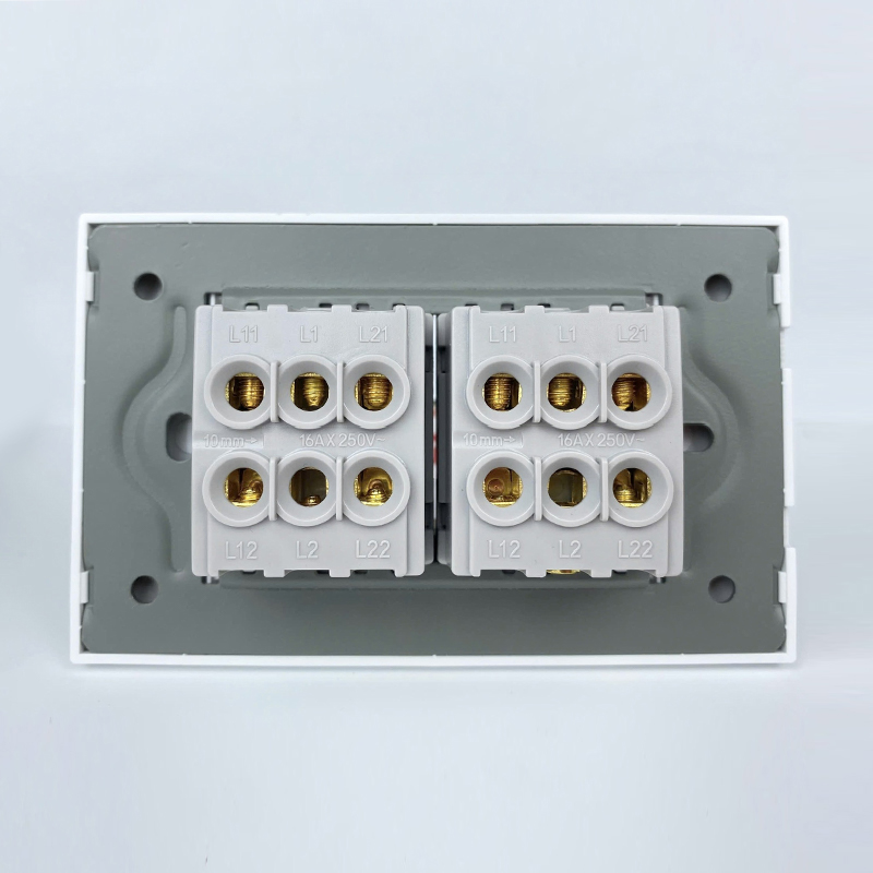 Mô đun công tắc đôi 2 chiều 2 hạt, size 36mm màu trắng LG Tech 2 Mô đun công tắc đôi 2 chiều 2 hạt, size 36mm màu trắng LG Tech