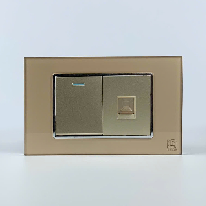 Mô đun công tắc đơn 1 chiều và ổ mạng LAN CAT6, size 36mm viền kính màu gold LG Tech 1 Mô đun công tắc đơn 1 chiều và ổ mạng LAN CAT6, size 36mm viền kính màu gold LG Tech