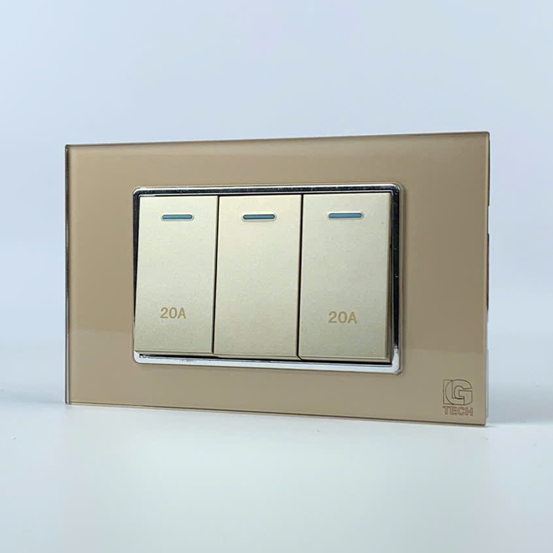 Mô đun 2 công tắc 20A và 1 công tắc đơn một chiều, size 24mm viền kính màu gold LG Tech 2 Mô đun 2 công tắc 20A và 1 công tắc đơn một chiều, size 24mm viền kính màu gold LG Tech