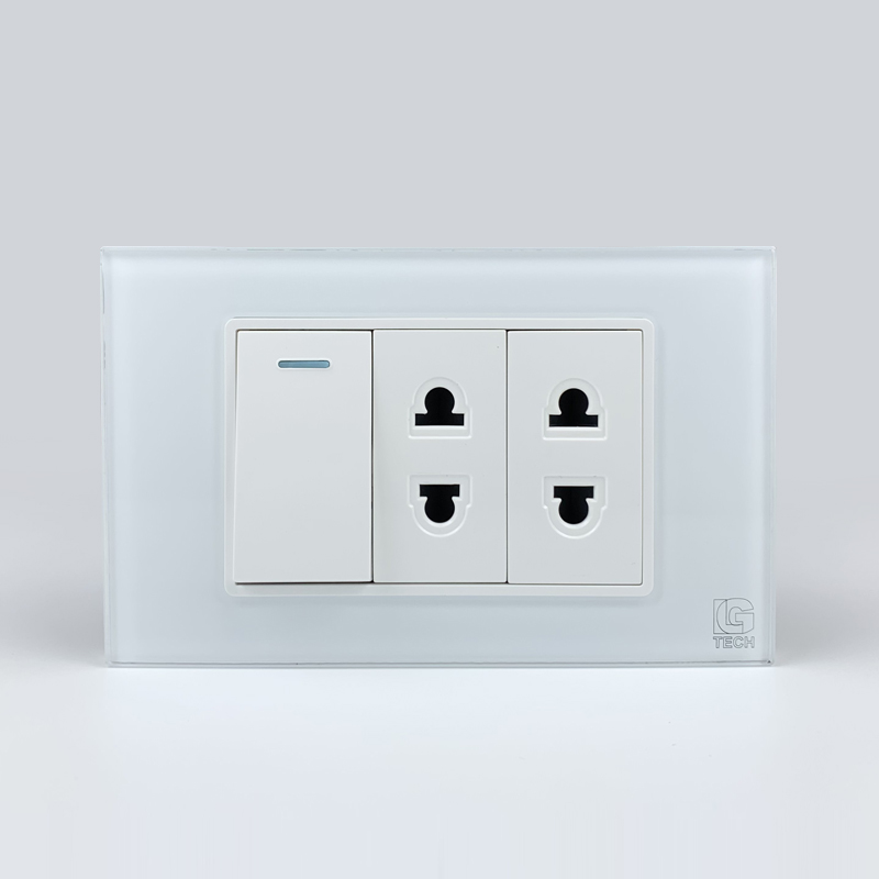 Mô đun công tắc đơn 1 chiều và 2 ổ cắm 2 chấu, size 24mm viền kính màu trắng LG Tech 1 Mô đun công tắc đơn 1 chiều và 2 ổ cắm 2 chấu, size 24mm viền kính màu trắng LG Tech