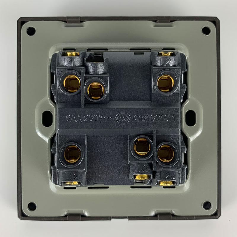 Công tắc trung gian đơn màu đen LG Tech LG-B21-001X 3 Công tắc trung gian đơn màu đen LG Tech LG-B21-001X