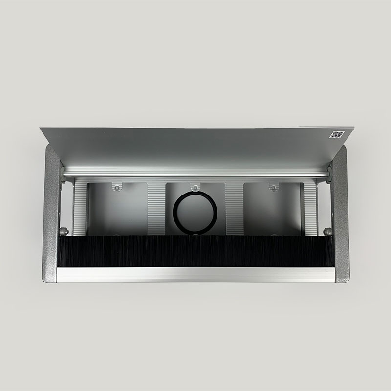 Hộp ổ cắm điện âm bàn 3 ổ điện màu bạc LG-H3S 1 Hộp ổ cắm điện âm bàn 3 ổ cắm màu bạc LG-H3S