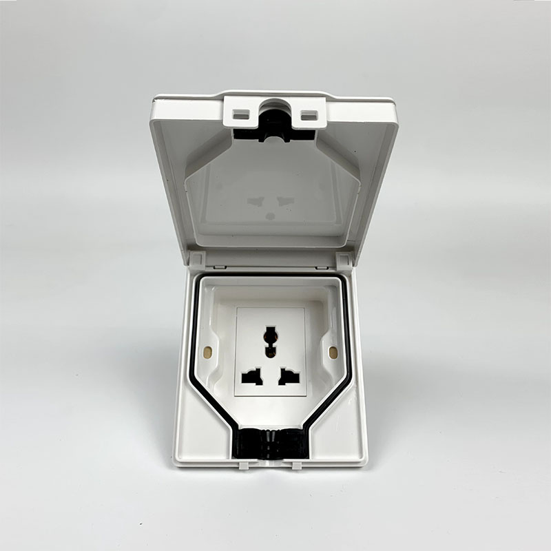 hop bao ve o dien trong nha12 (21) Ổ cắm điện ngoài trời 3 chấu đa chuẩn LG-AK-003W 2