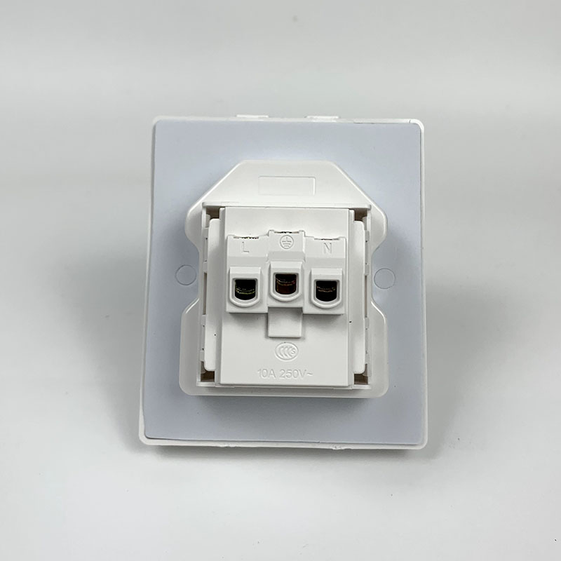 hop bao ve o dien trong nha12 (25) Ổ cắm chống nước ngoài trời 3 chấu IP55 LG-AK-003G 6