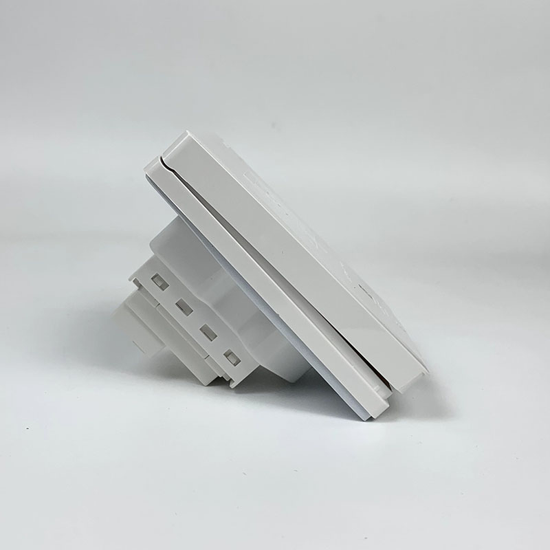 hop bao ve o dien trong nha12 (28) Ổ cắm ngoài trời 3 chân dẹt có nắp che LG-CA-003W 5