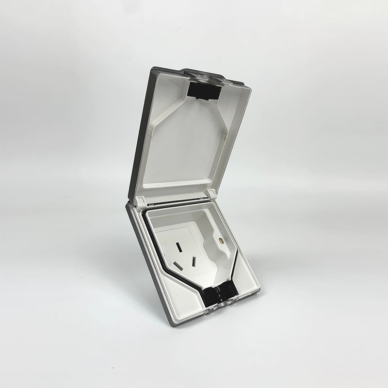 Ổ cắm ngoài trời chân dẹt LG-CA-003Gr 1 Ổ cắm ngoài trời chân dẹt LG-CA-003Gr