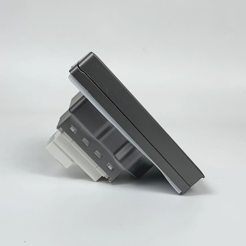 hop bao ve o dien trong nha12 (33) Ổ cắm ngoài trời chân dẹt LG-CA-003Gr 5