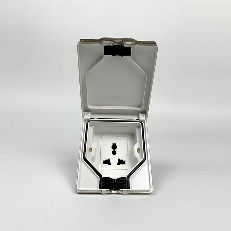 hop bao ve o dien trong nha12 (34) Ổ cắm chống nước ngoài trời 3 chấu IP55 LG-AK-003G 2