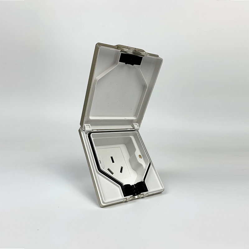 Ổ điện ngoài trời 3 chân dẹt có hộp bảo vệ LG-CA-003G 1 Ổ điện ngoài trời 3 chân dẹt có hộp bảo vệ LG-CA-003G