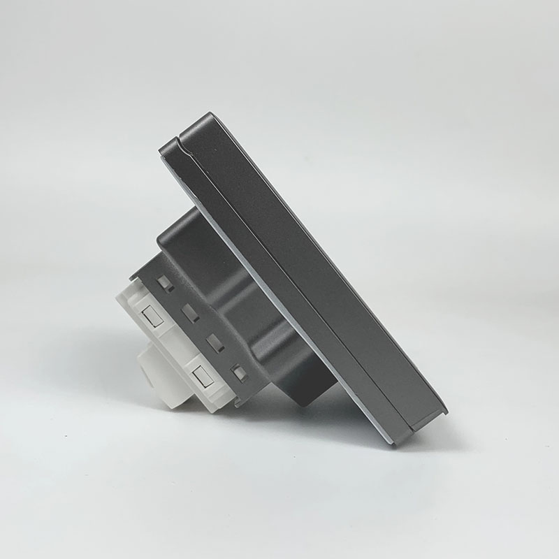 hop bao ve o dien trong nha12 (43) Ổ điện ngoài trời chống nước 3 chấu LG-AK-003Gr 5