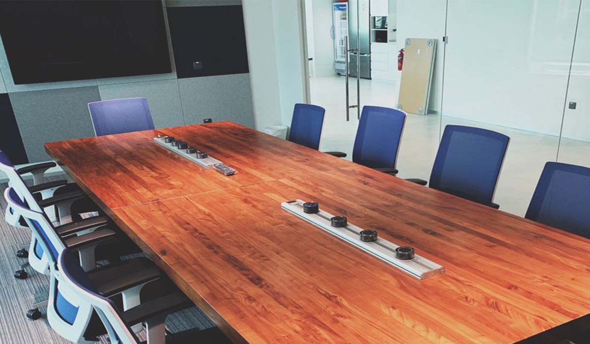 Thử nghiệm độ bền ổ cắm ray trượt: Có đáng đầu tư cho văn phòng hiện đại? 6